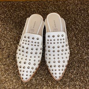 Chinese laundry women’s 6.5 white studded leather point toe clog